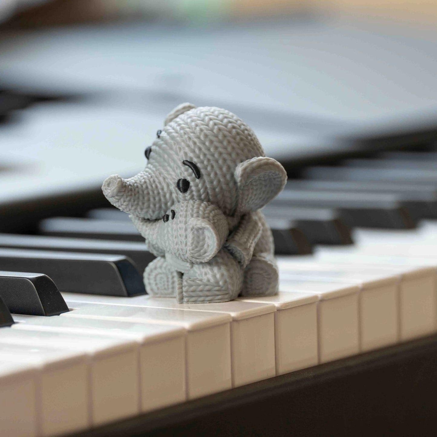 Elefant mit Baby in Strickoptik