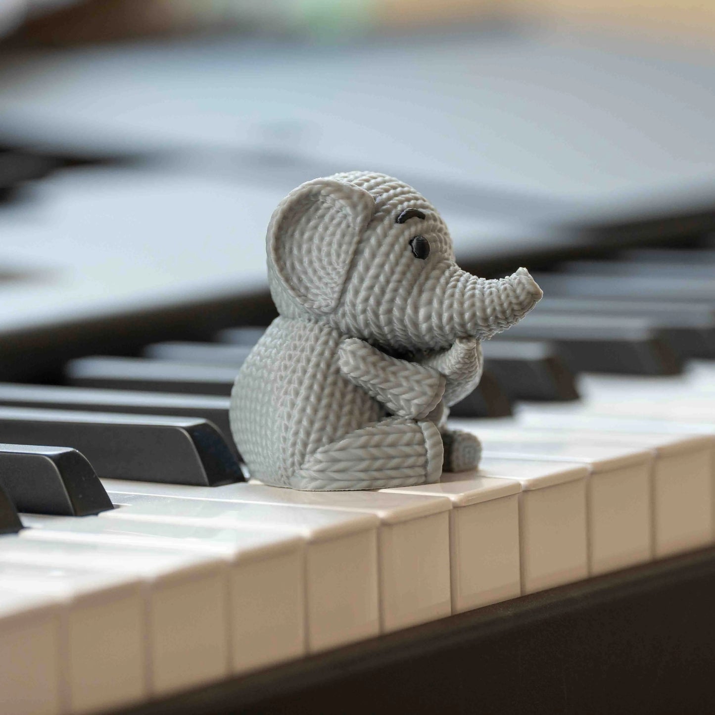 Elefant mit Baby in Strickoptik