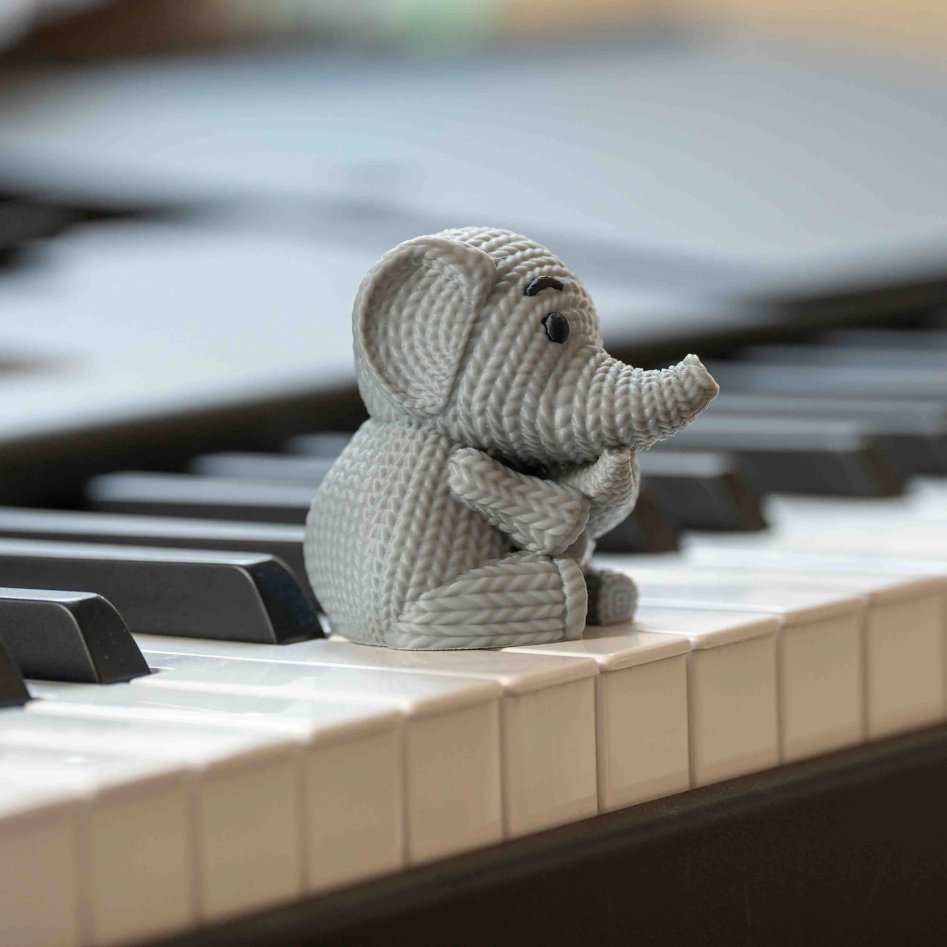 Elefant mit Baby in Strickoptik